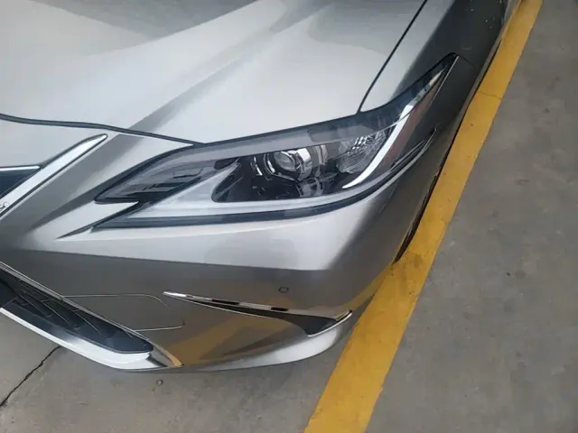 Lexus ES — Фото автомобиля 23