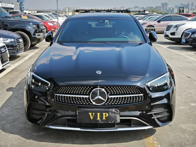 Mercedes-Benz E-Class — Фото автомобиля 2