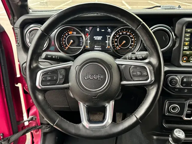 Jeep Wrangler — Фото автомобиля 17