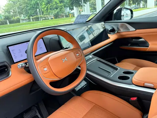 Xpeng G9 — Фото автомобиля 3