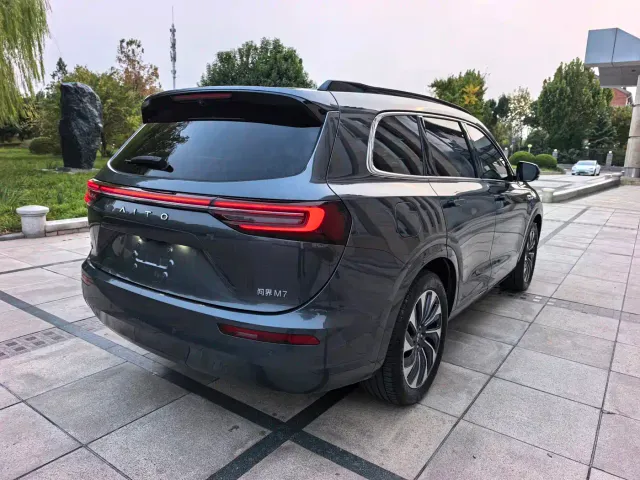 Aito M7 — Фото автомобиля 6