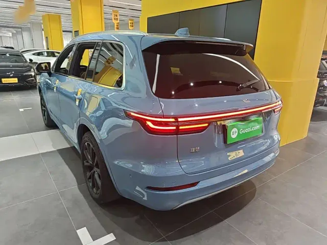 Li Auto ONE — Фото автомобиля 4