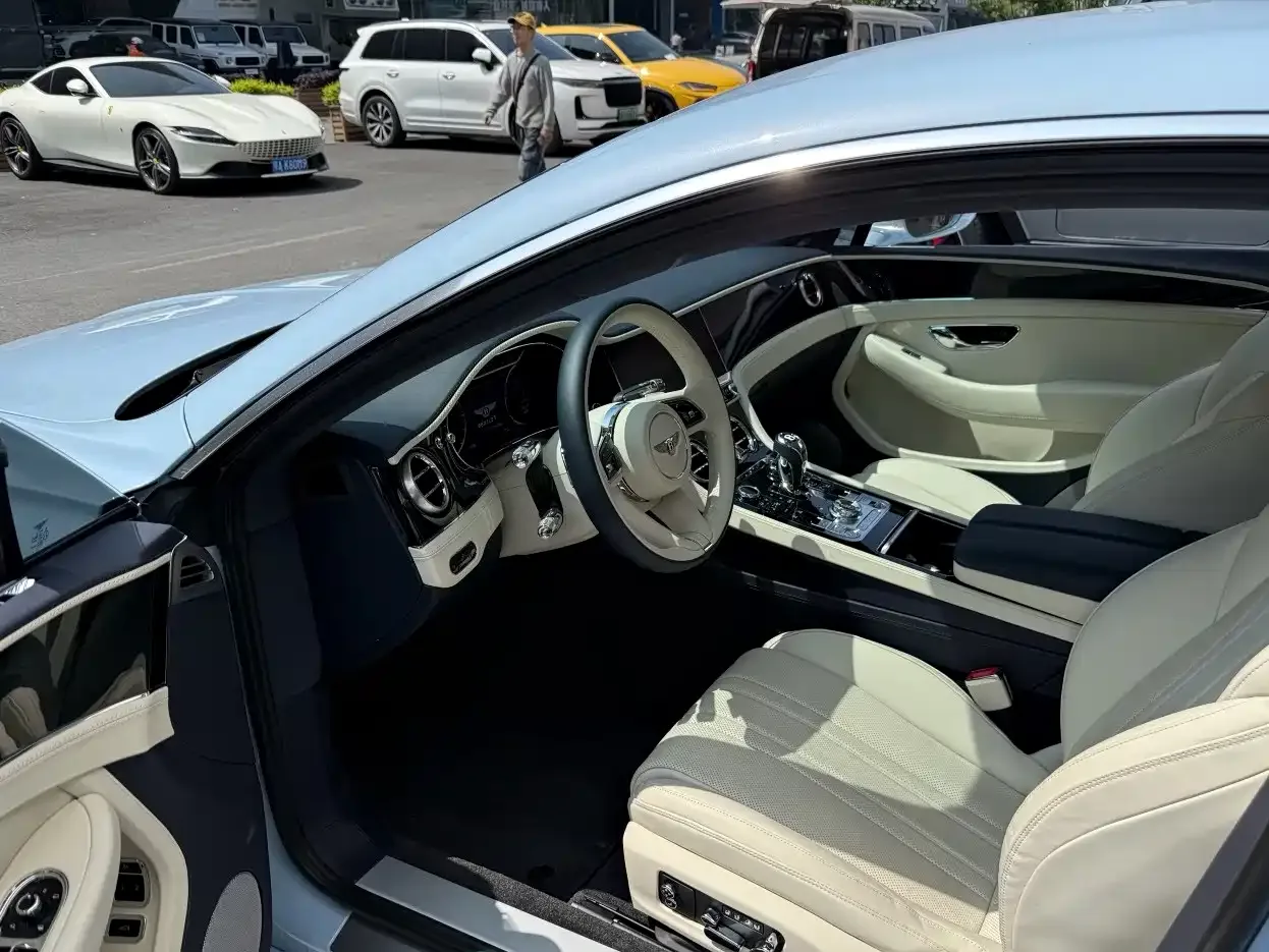 Bentley Continental 2022 4.0T GT V8 — Фото автомобиля 5