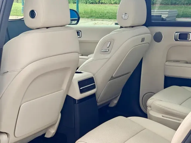 Li Auto L9 — Фото автомобиля 16