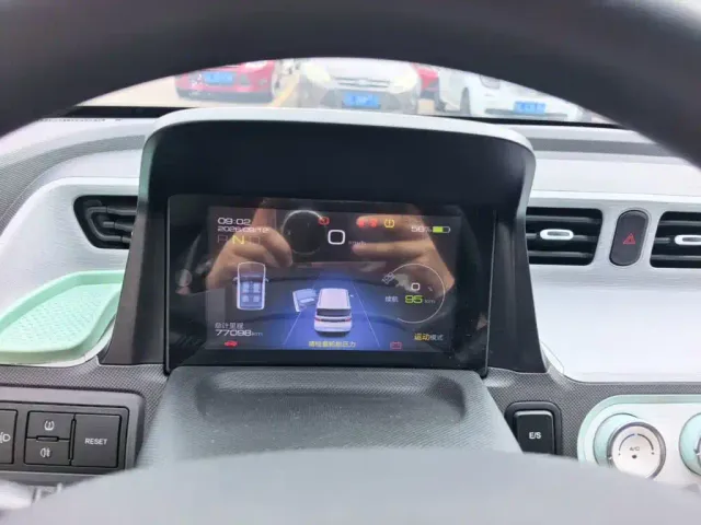 Wuling Hongguang Mini EV — Фото автомобиля 11