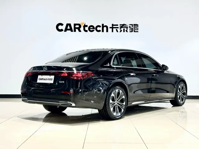 Mercedes-Benz E-Class — Фото автомобиля 4