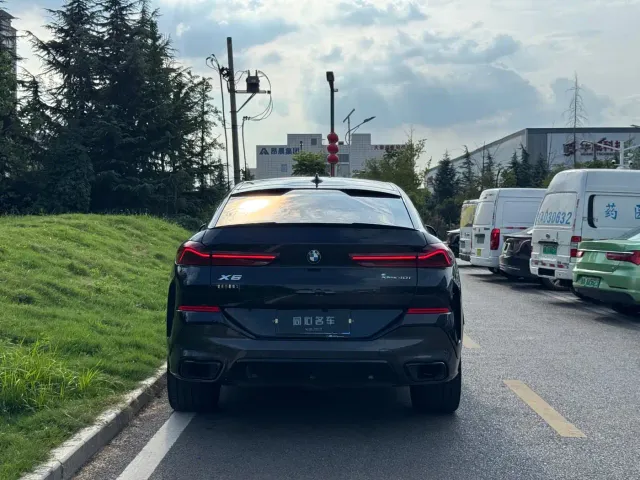 BMW X6 — Фото автомобиля 22