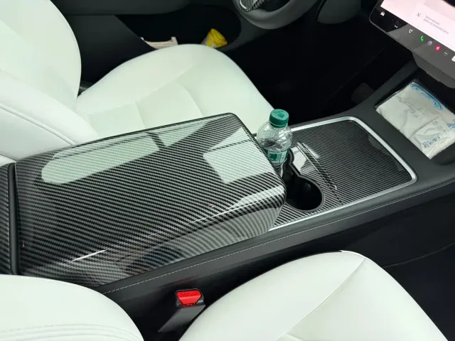 Tesla Model Y — Фото автомобиля 9