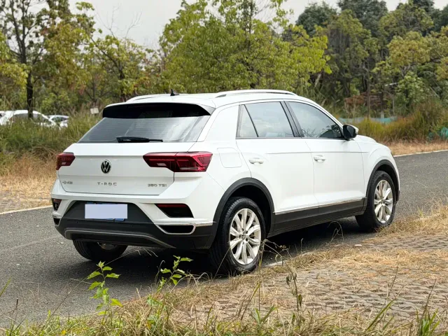 Volkswagen T-Roc — Фото автомобиля 4