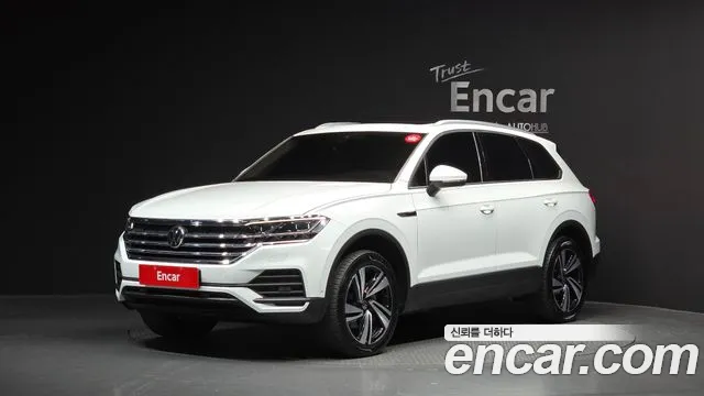 Фотография автомобиля — Volkswagen Touareg