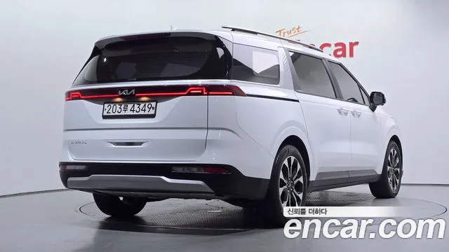 Kia Carnival Generation 4 — Фото автомобиля 2