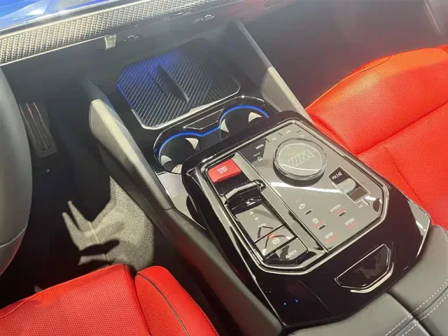 BMW M5 — Фото автомобиля 16