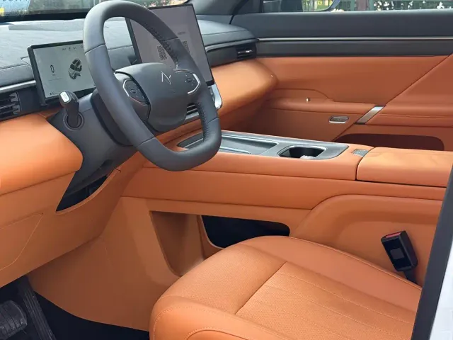 Dongfeng eπ 008 — Фото автомобиля 10