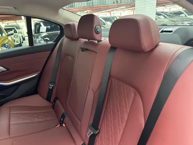BMW 3 Series — Фото автомобиля 14