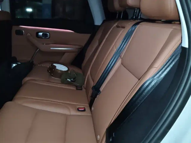 Leapmotor C10 — Фото автомобиля 13