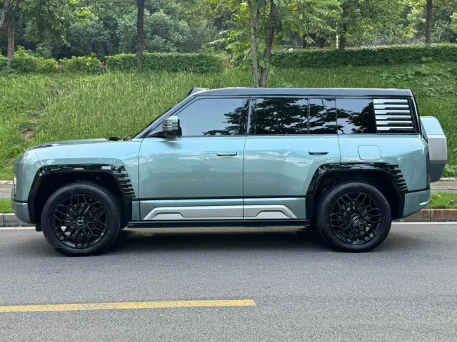 BYD U8 — Фото автомобиля 3