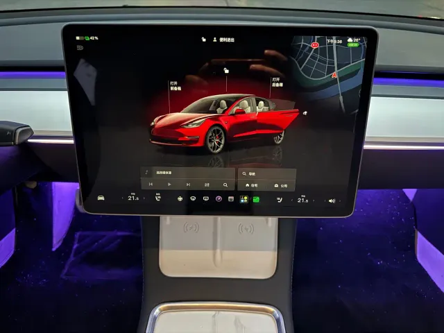 Tesla Model 3 — Фото автомобиля 15