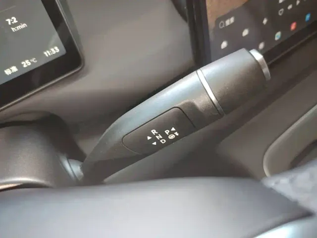 Leapmotor C10 — Фото автомобиля 13