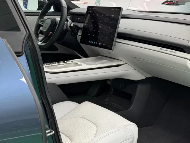 Xiaomi SU7 — Фото автомобиля 17