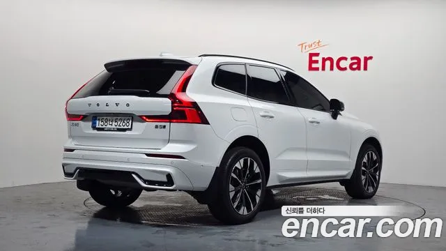 Вольво XC60 — Фото автомобиля 2