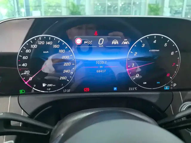 Mercedes-Benz E-Class — Фото автомобиля 13
