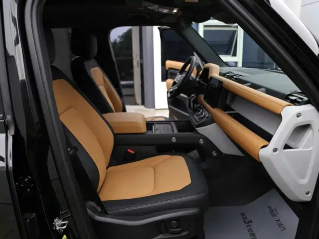 Land Rover Defender — Фото автомобиля 23