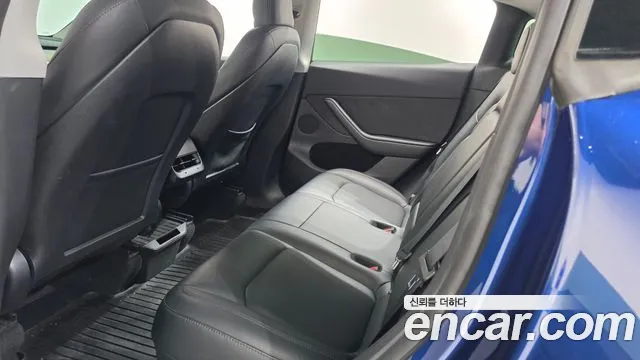 Tesla Model Y — Фото автомобиля 25