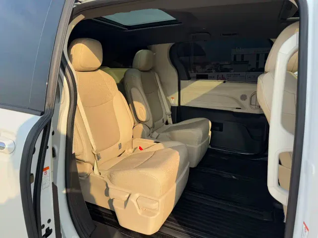 Toyota Granvia — Фото автомобиля 12