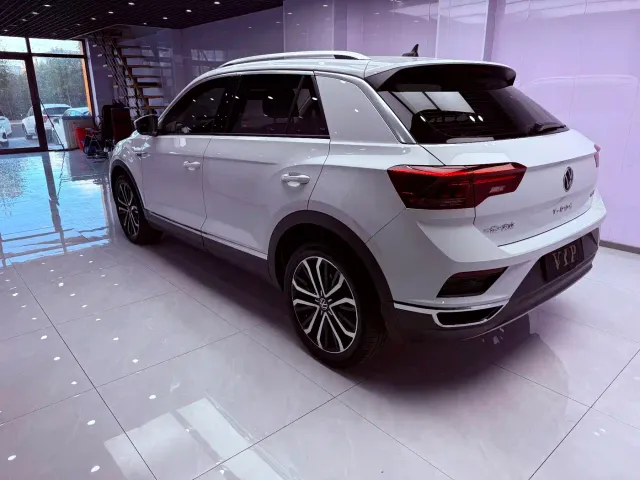 Volkswagen T-Roc — Фото автомобиля 4
