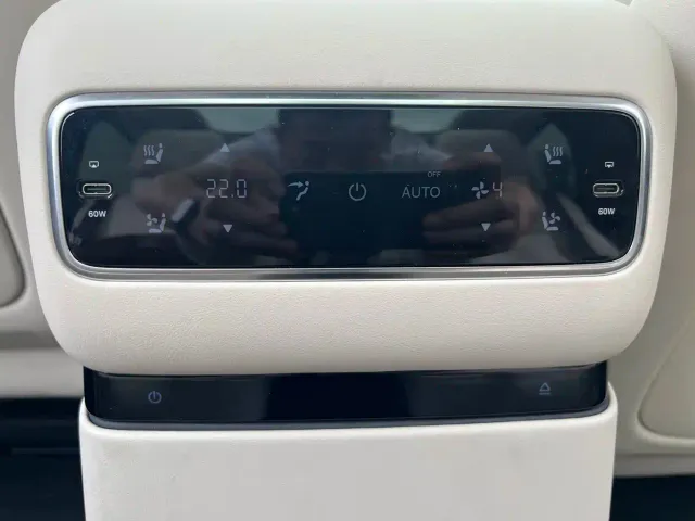Li Auto MEGA — Фото автомобиля 22