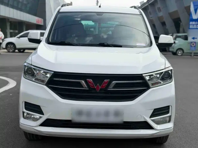 Wuling Hongguang — Фото автомобиля 4