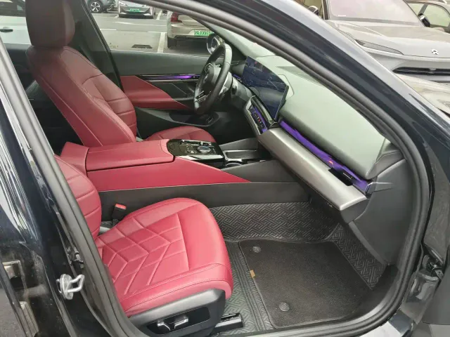 BMW 5 Series — Фото автомобиля 8