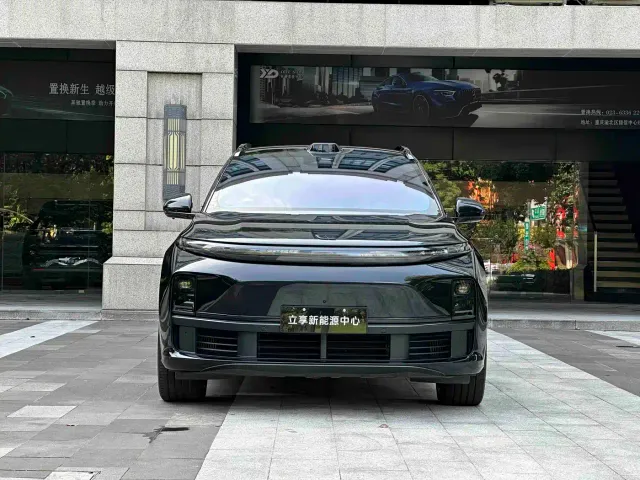 Li Auto L7 — Фото автомобиля 3