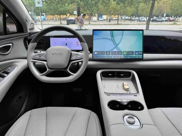 BYD Sealion 06 — Фото автомобиля 20