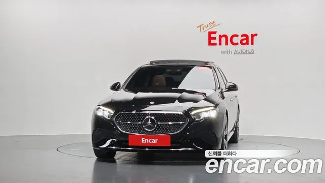 Фотография автомобиля — Mercedes-Benz E-Class