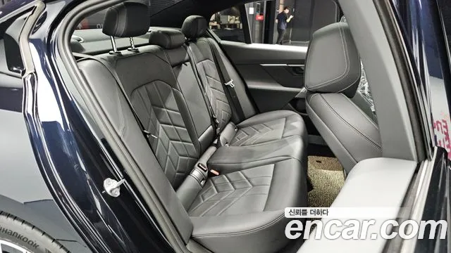 BMW 5-Series — Фото автомобиля 9