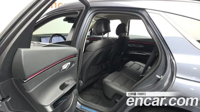 Genesis GV70 2.5T Бензин 2WD — Фото автомобиля 24