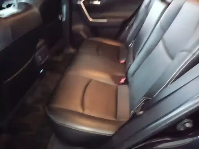 Toyota RAV4 — Фото автомобиля 16