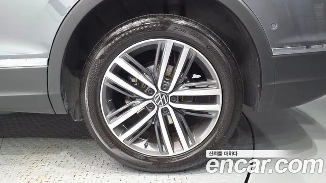 Volkswagen Tiguan — Фото автомобиля 6