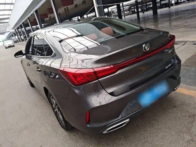 Changan Eado — Фото автомобиля 4