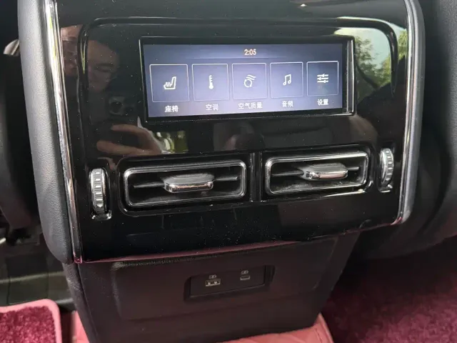 Lincoln Aviator — Фото автомобиля 19
