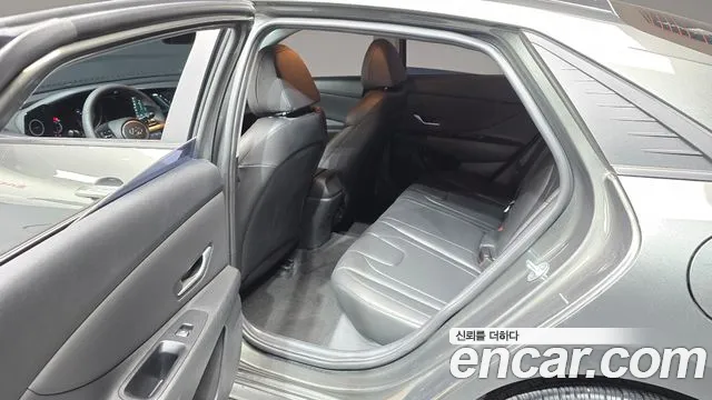 Hyundai AVANTE Avante (CN7) — Фото автомобиля 11