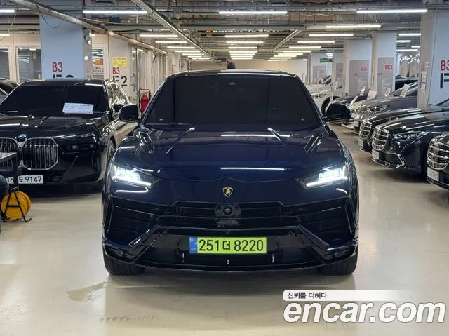 Lamborghini Urus — Фото автомобиля 3