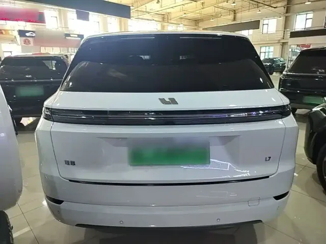 Li Auto L7 — Фото автомобиля 5