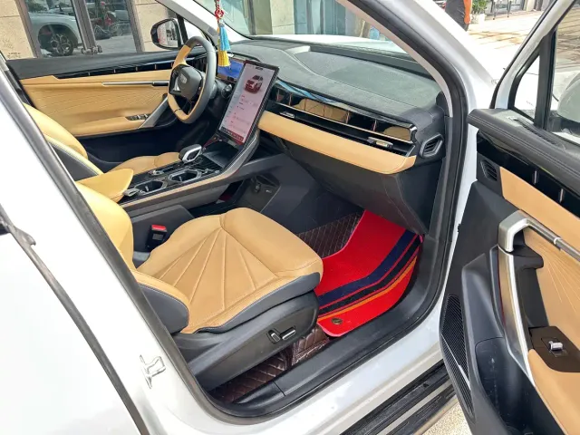 Geely Boyue L — Фото автомобиля 15