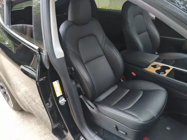 Tesla Model Y — Фото автомобиля 24