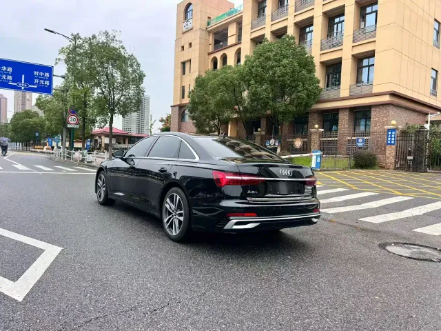 Audi A6L — Фото автомобиля 9