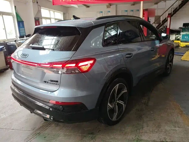 Audi Q4 e-tron — Фото автомобиля 6