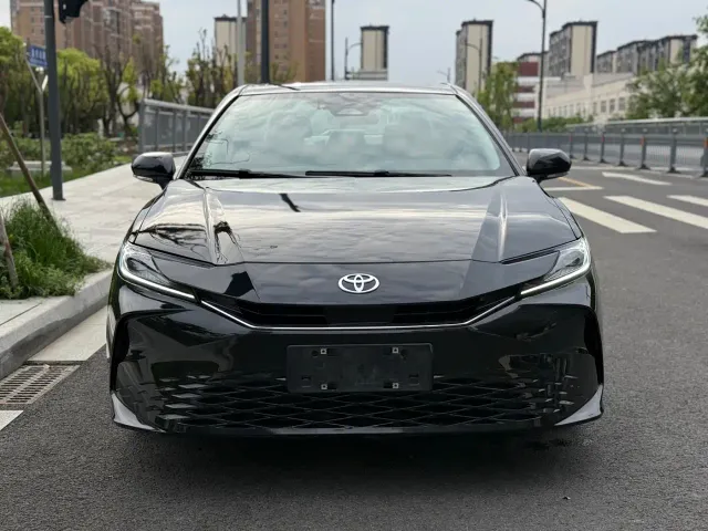 Toyota Camry — Фото автомобиля 2
