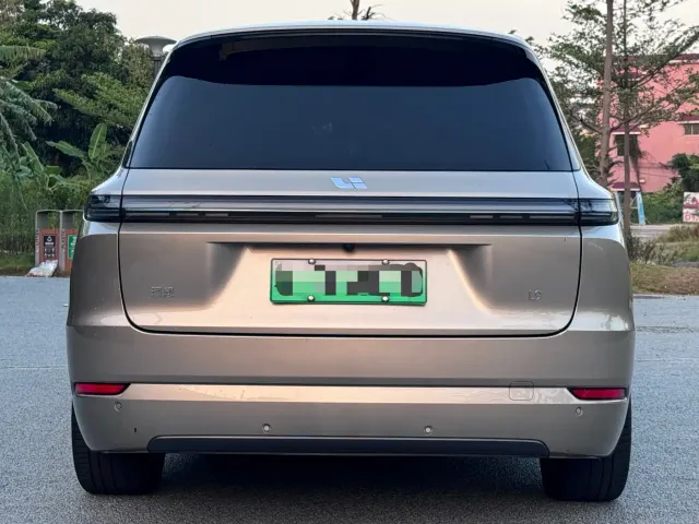 Li Auto L9 — Фото автомобиля 5